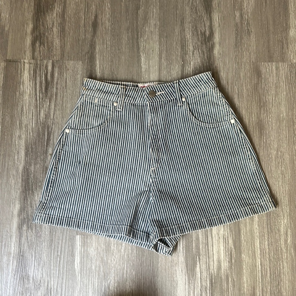 WRANGLER SHORTS - SZ 24 CUTE - LIMITED